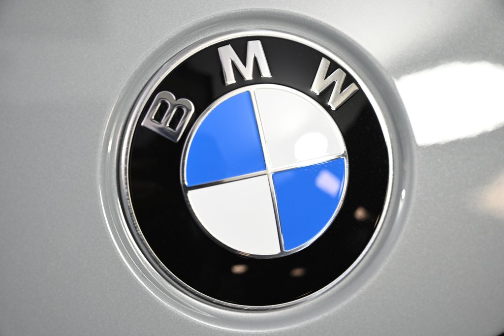 Thumbnail: 2025 BMW 3 Series - 13