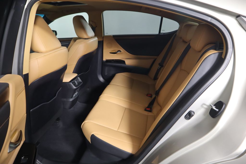 2024 Lexus ES Hybrid 300h 21