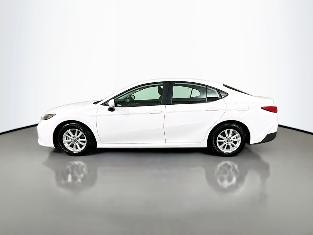 2025 Toyota Camry LE 8