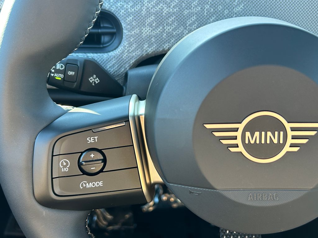 Thumbnail: 2025 MINI Cooper - 19