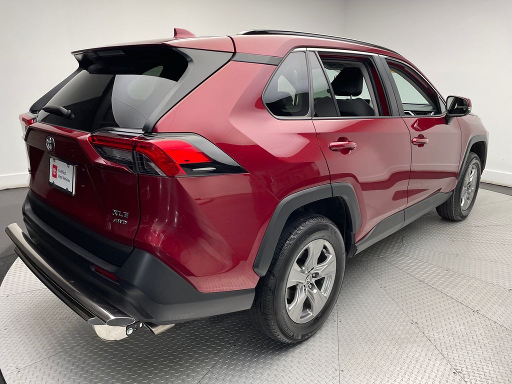 2023 Toyota RAV4 XLE 5