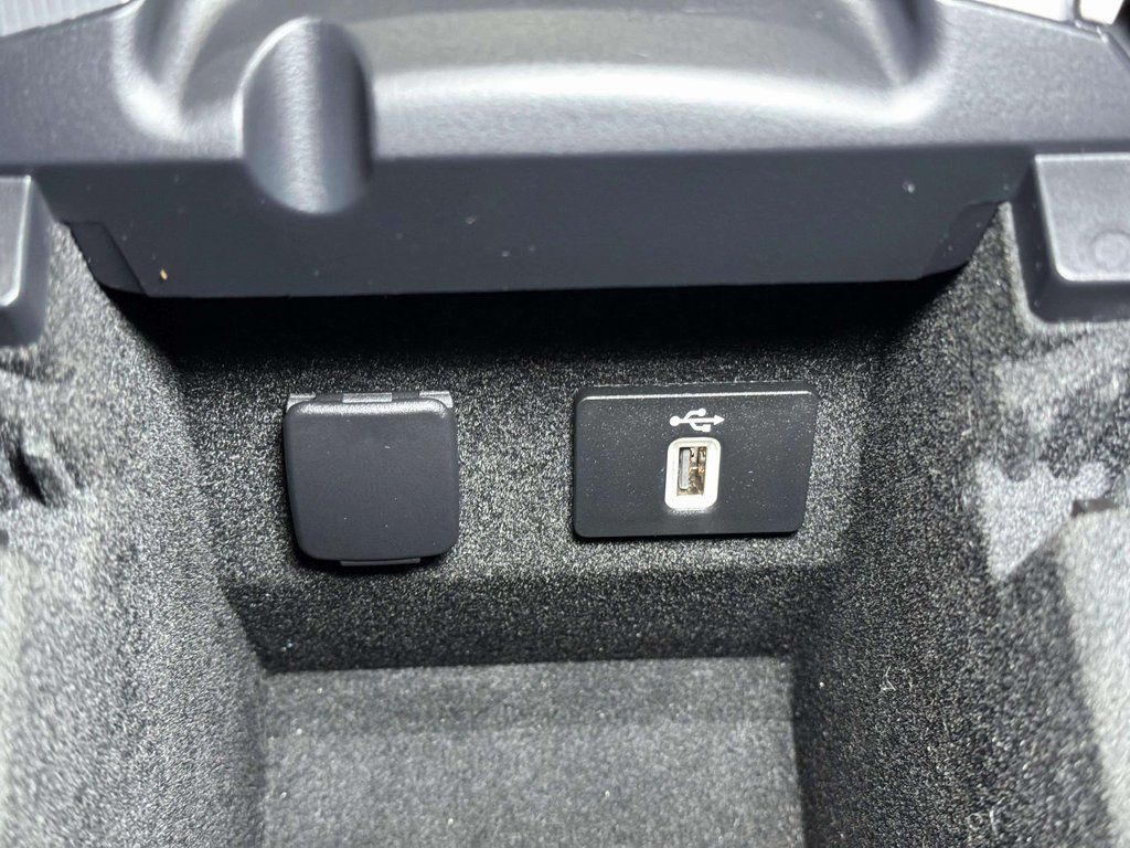 Used 2020 Infinite Black Metallic Lincoln Reserve image 15