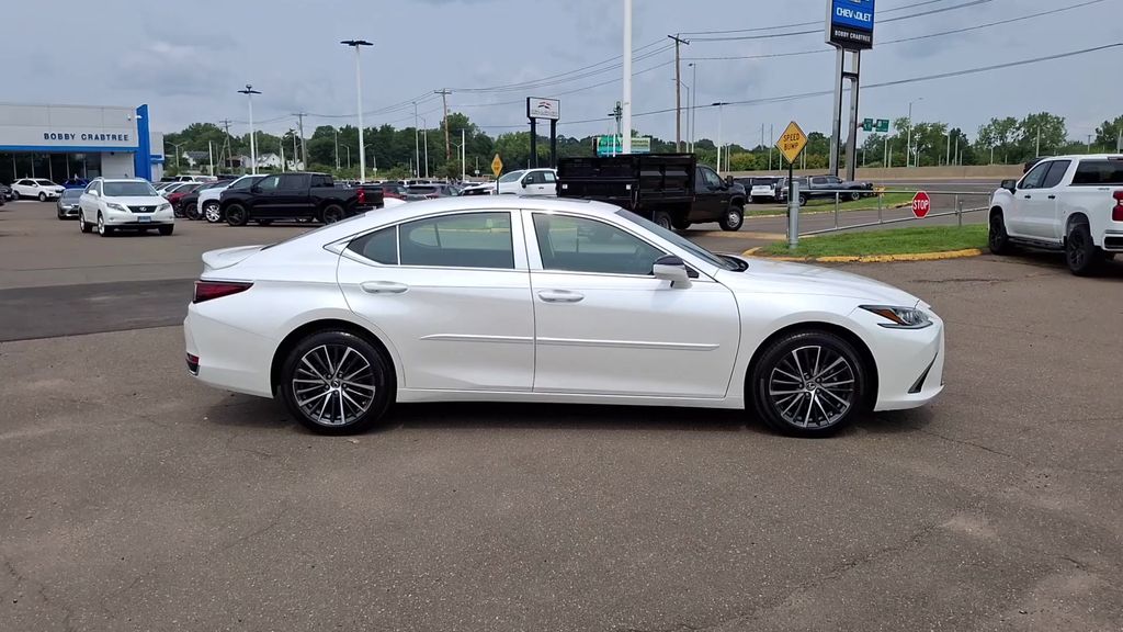 Used 2022 Lexus ES Sedan