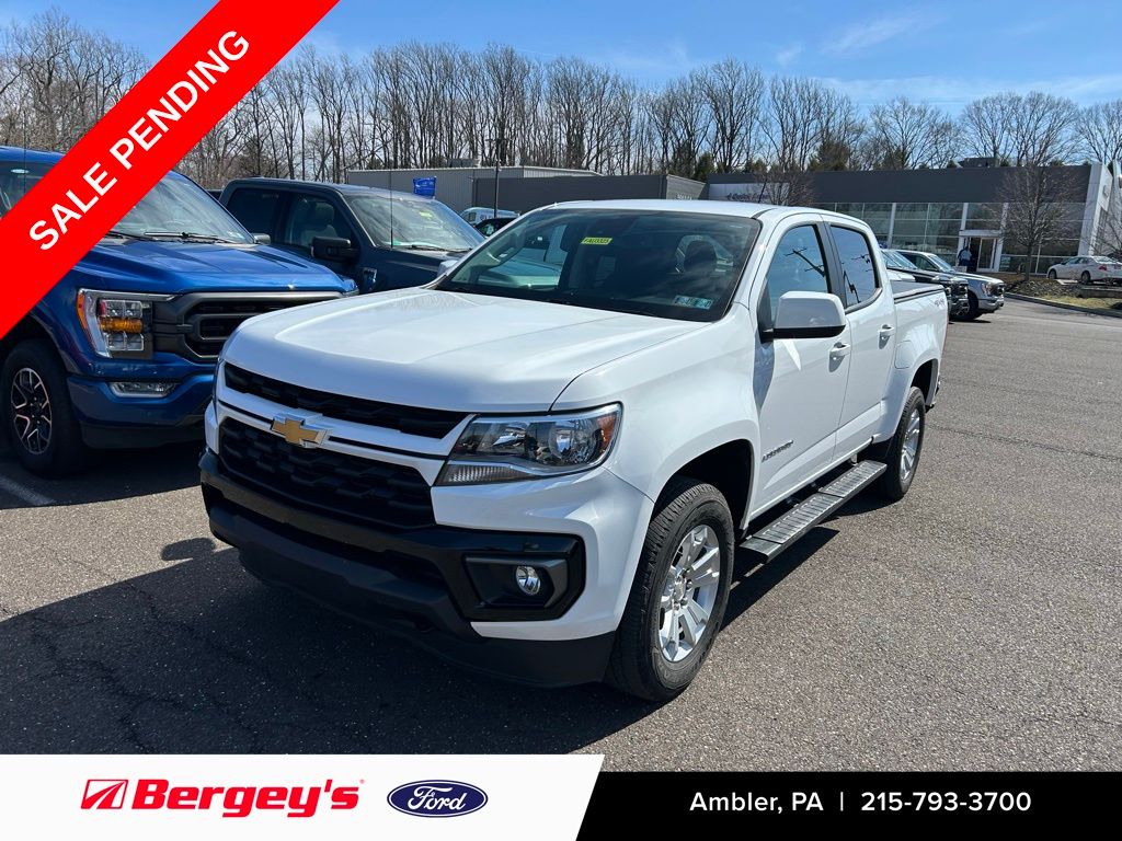 Summit White 2022 Chevrolet Colorado LT Crew Cab 4WD Pickup Truck Four-Wheel Drive 8-Speed Automatic