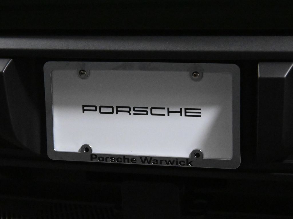 Thumbnail: 2025 Porsche Macan - 15