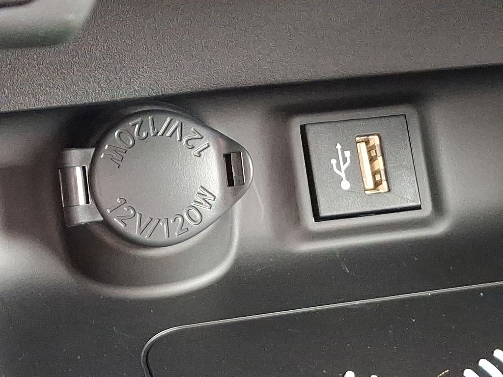 Thumbnail: 2025 Toyota RAV4 - 25