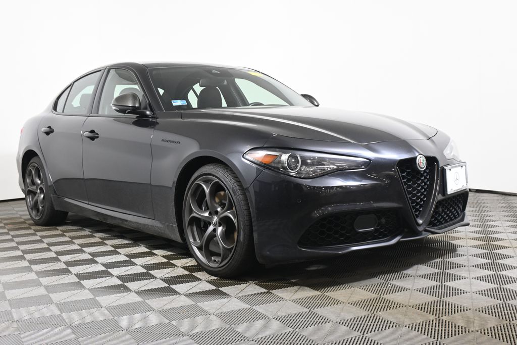 Thumbnail: 2023 Alfa Romeo Giulia - 9