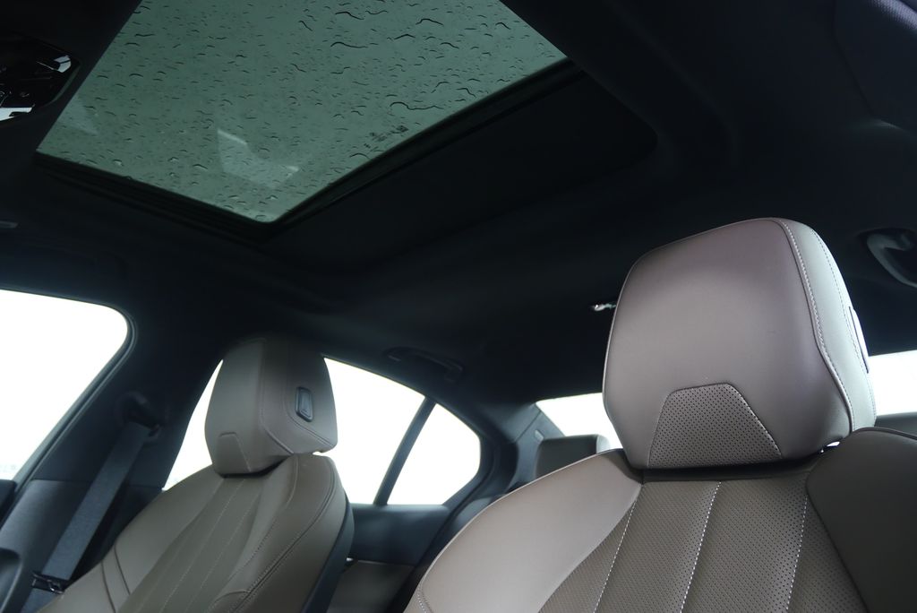 Thumbnail: 2025 BMW 5 Series - 11