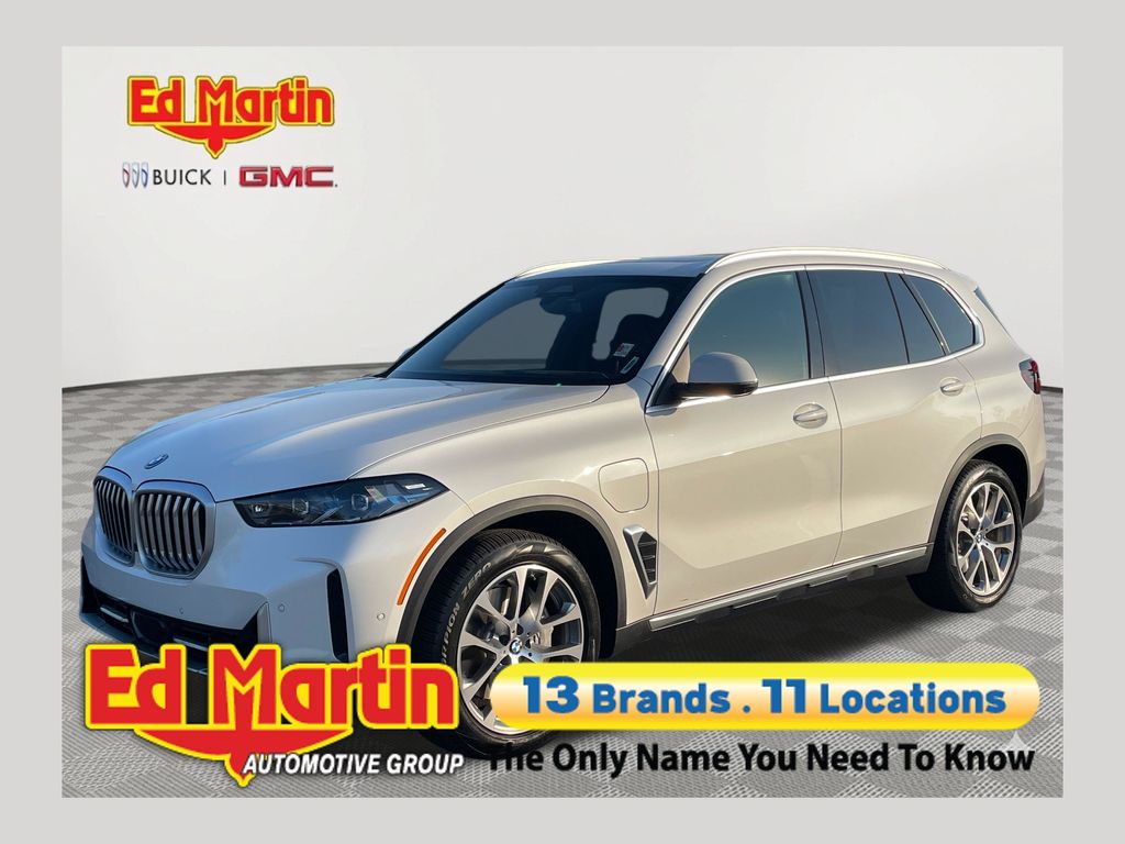 White Metallic 2026 BMW X5 SUV / Crossover All-Wheel Drive 8-Speed Automatic