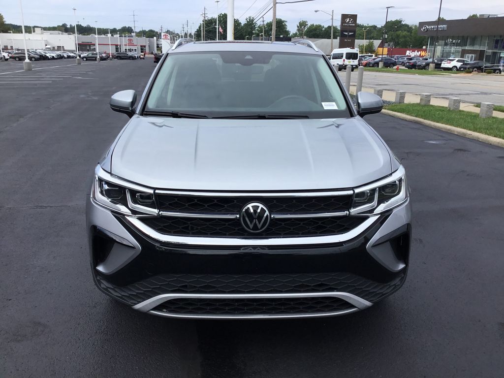 Thumbnail: 2022 Volkswagen Taos - 8