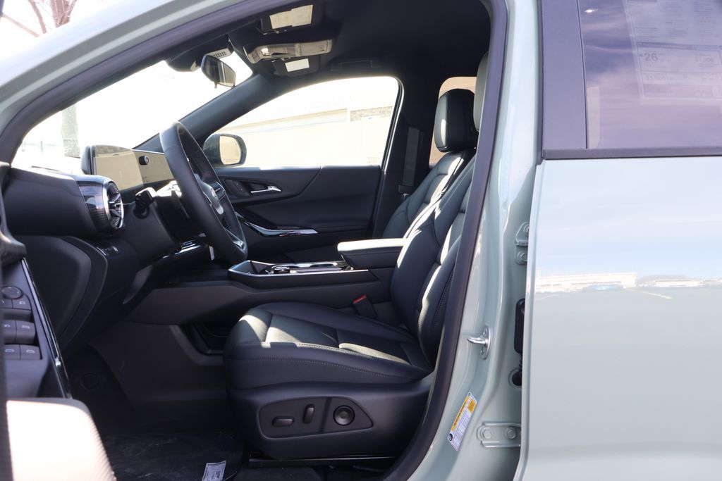 Thumbnail: 2026 Chevrolet Equinox - 14