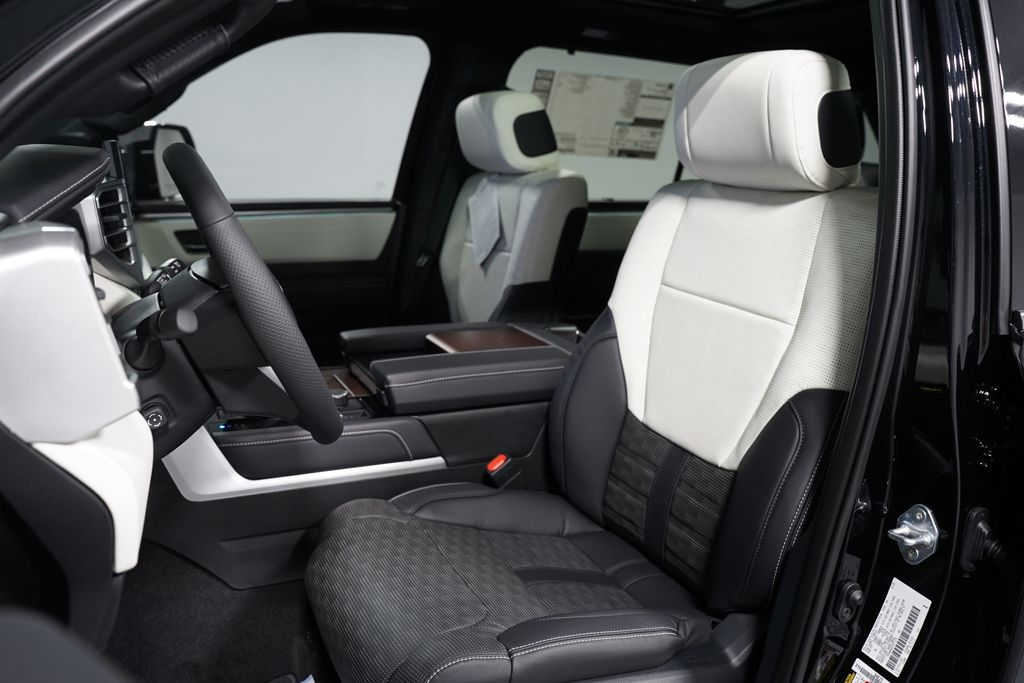 Thumbnail: 2025 Toyota Sequoia - 32
