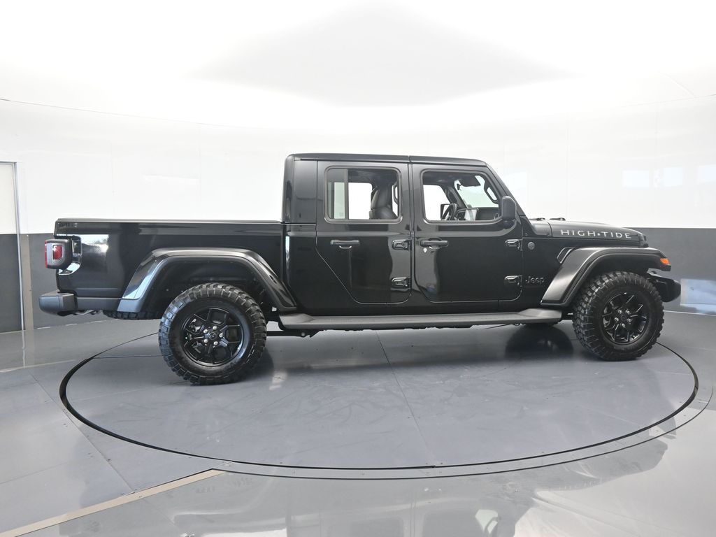 Used 2025 Black Clearcoat Jeep High Tide image 7