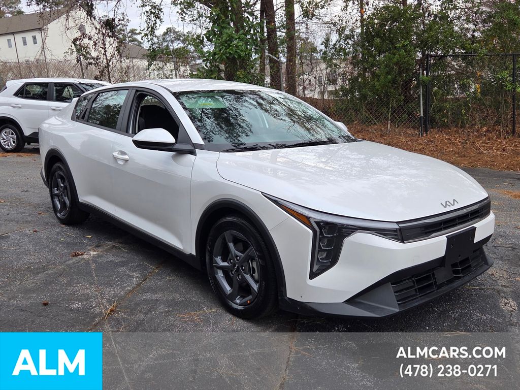 2025 Kia K4 LXS