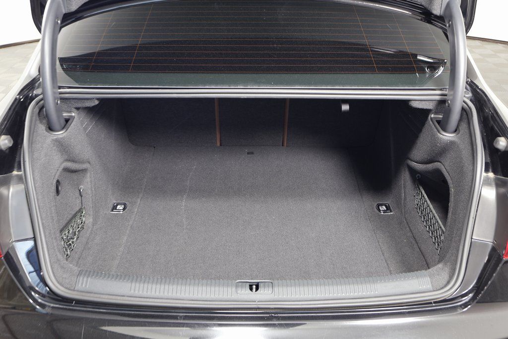 Thumbnail: 2019 Audi A4 - 14