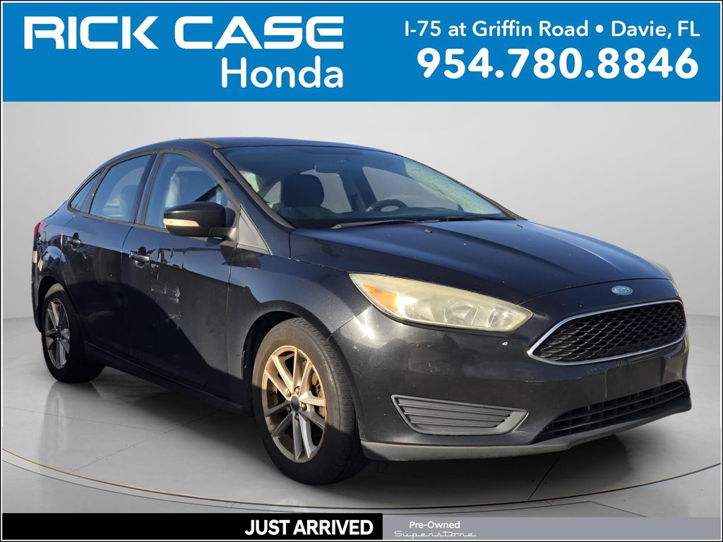 Silver 2015 Ford Focus SE Sedan Front-Wheel Drive