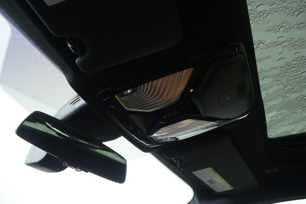 Thumbnail: 2025 BMW 4 Series - 26