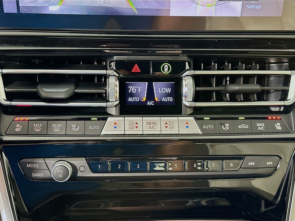 Thumbnail: 2026 BMW 8 Series - 14