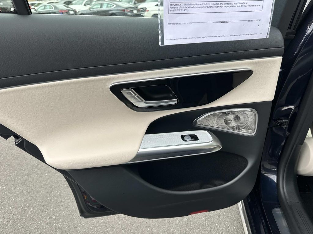 Thumbnail: 2025 Mercedes-Benz E-Class - 31