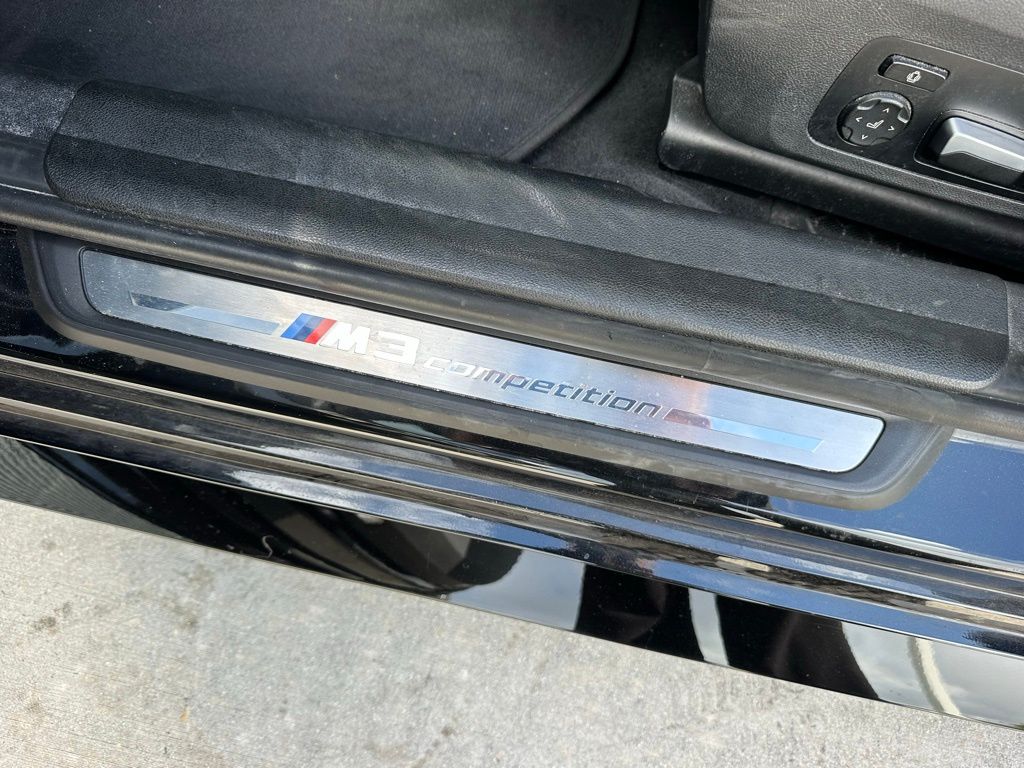 Thumbnail: 2022 BMW M3 - 21