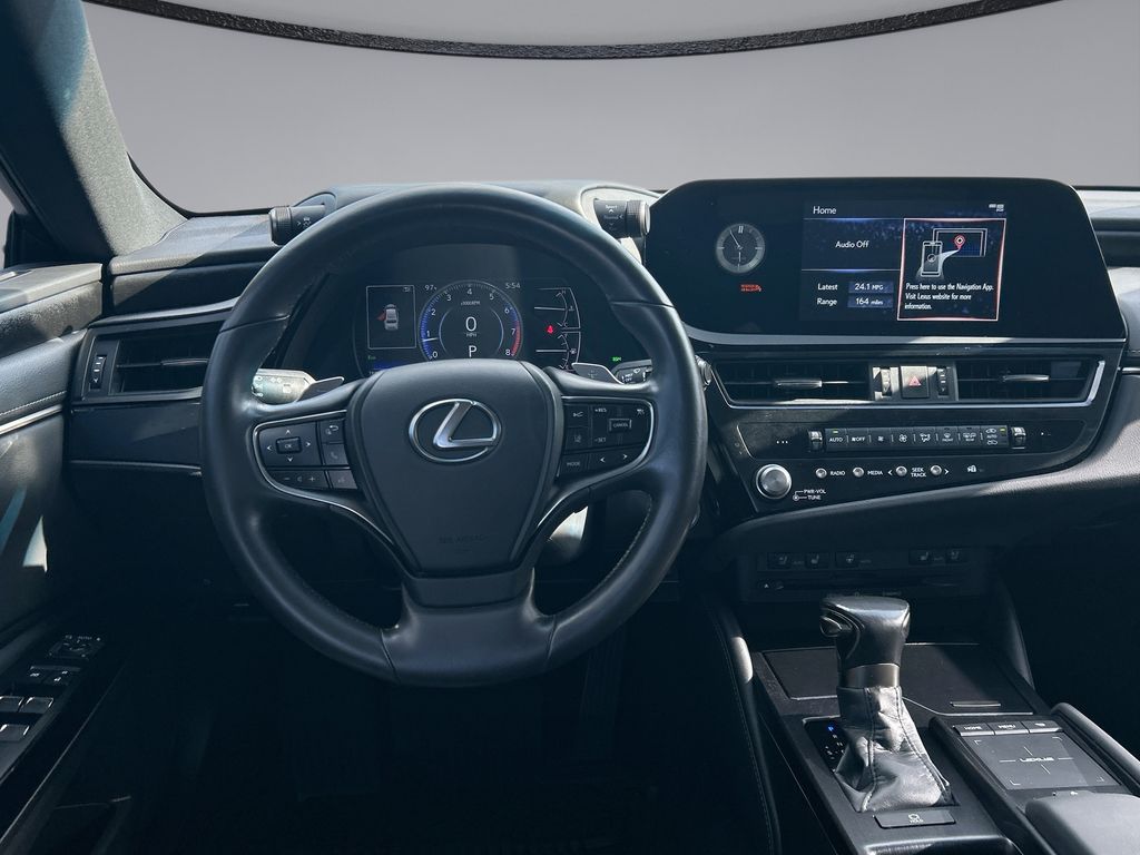 Thumbnail: 2022 Lexus ES - 21