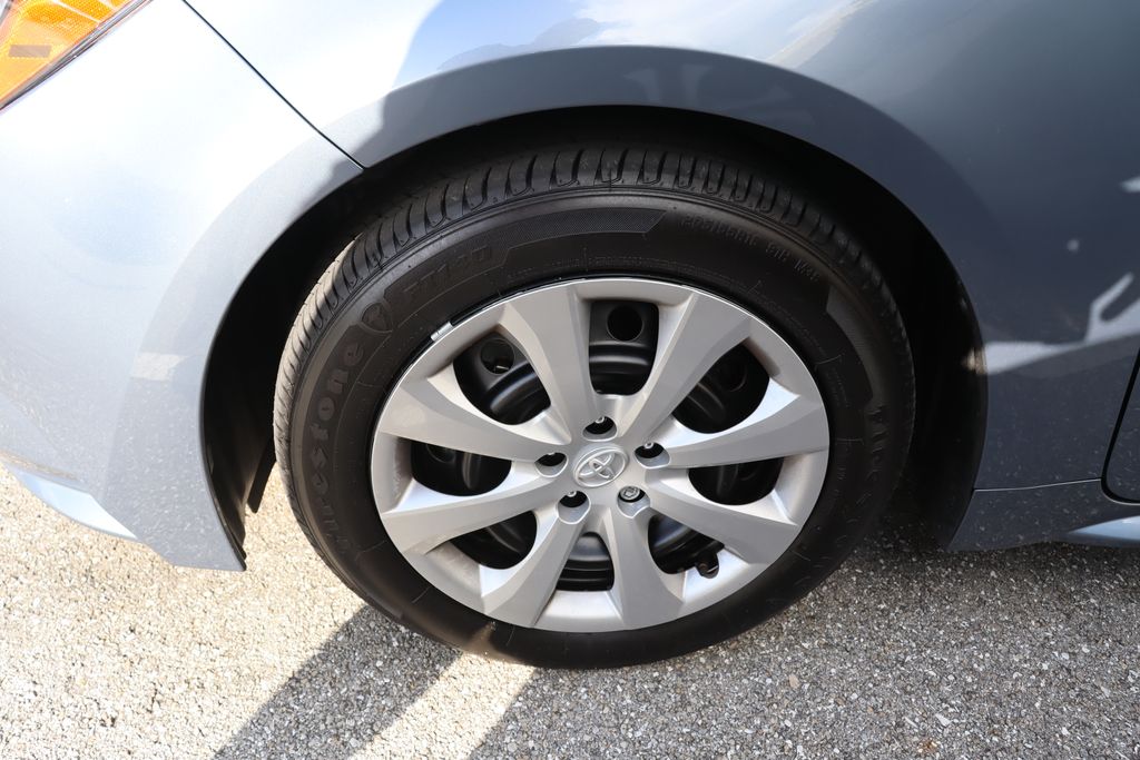 Thumbnail: 2025 Toyota Corolla - 4