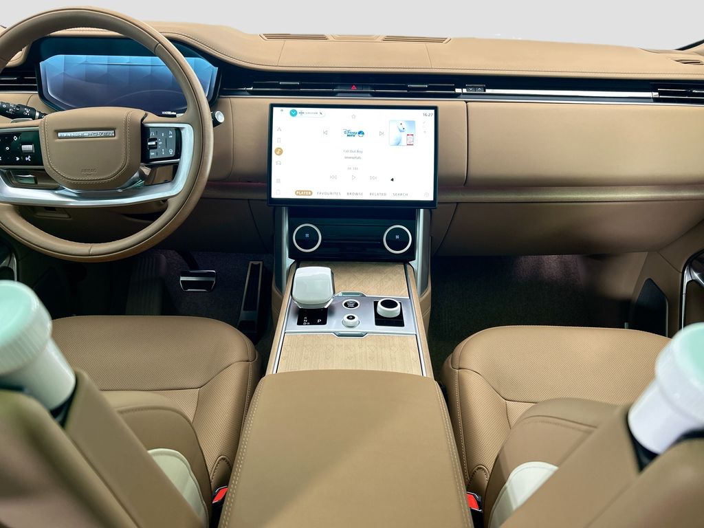 Thumbnail: 2023 Land Rover Range Rover - 13