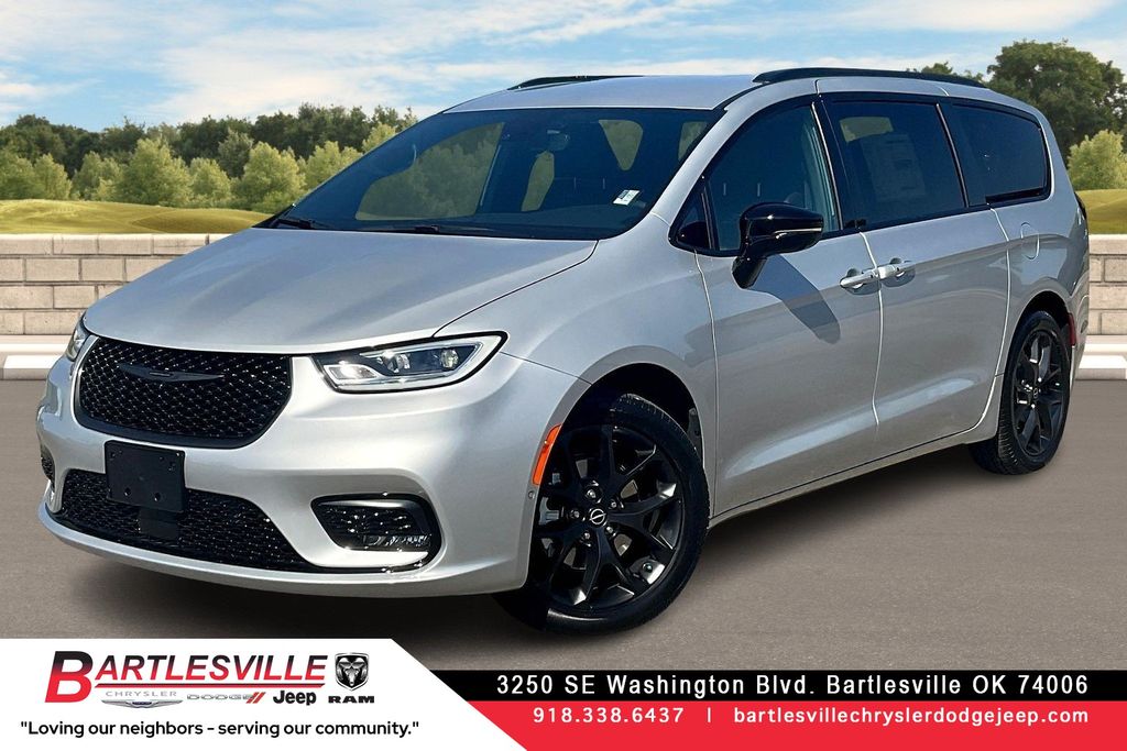 2026 Chrysler Pacifica Select FWD