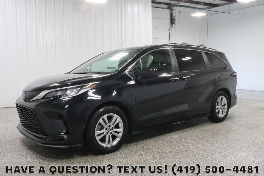 Midnight Black Metallic 2022 Toyota Sienna XSE 7-Passenger AWD Minivan All-Wheel Drive Continuously Variable Transmission