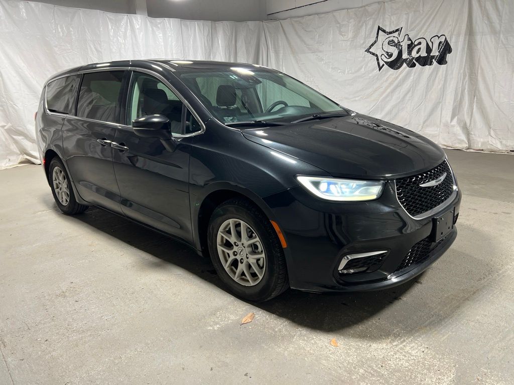  2023 Chrysler Pacifica Touring L FWD   