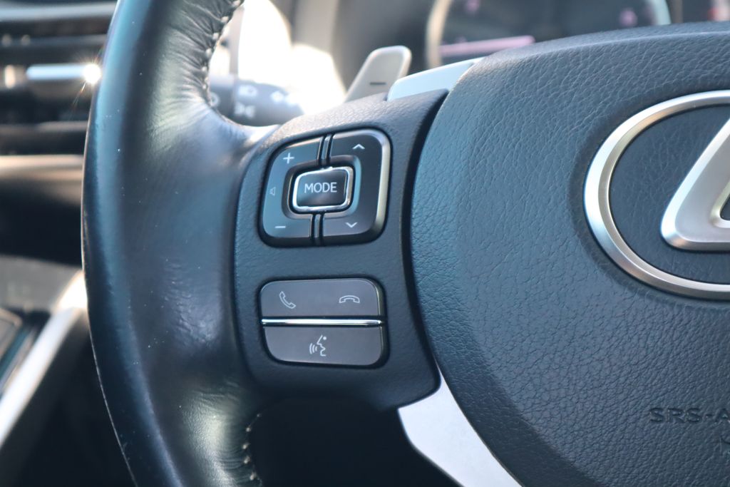 Thumbnail: 2017 Lexus IS - 11