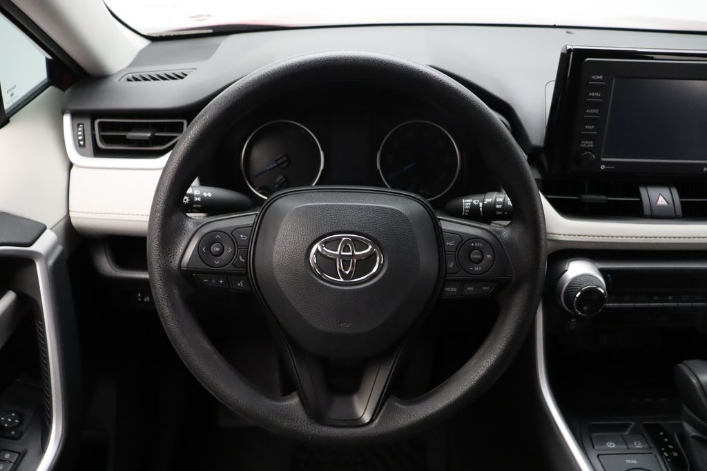 2022 Toyota RAV4 XLE 23