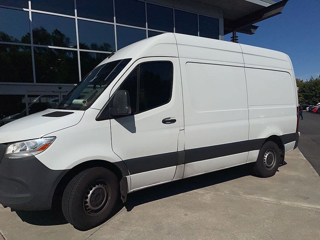 Thumbnail: 2023 Mercedes-Benz Sprinter - 3