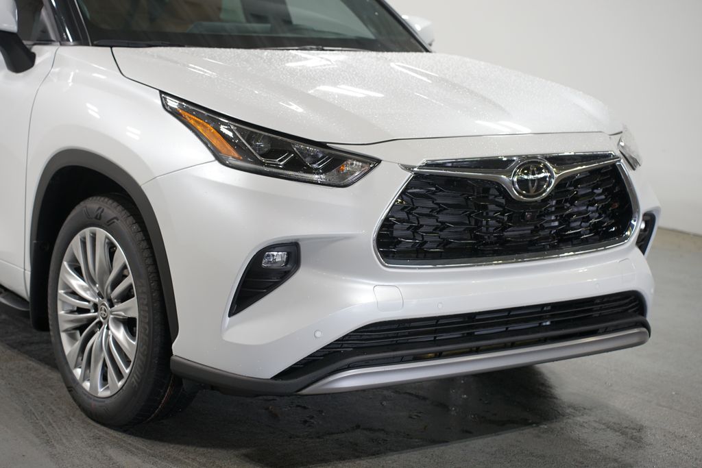 Thumbnail: 2026 Toyota Highlander - 4
