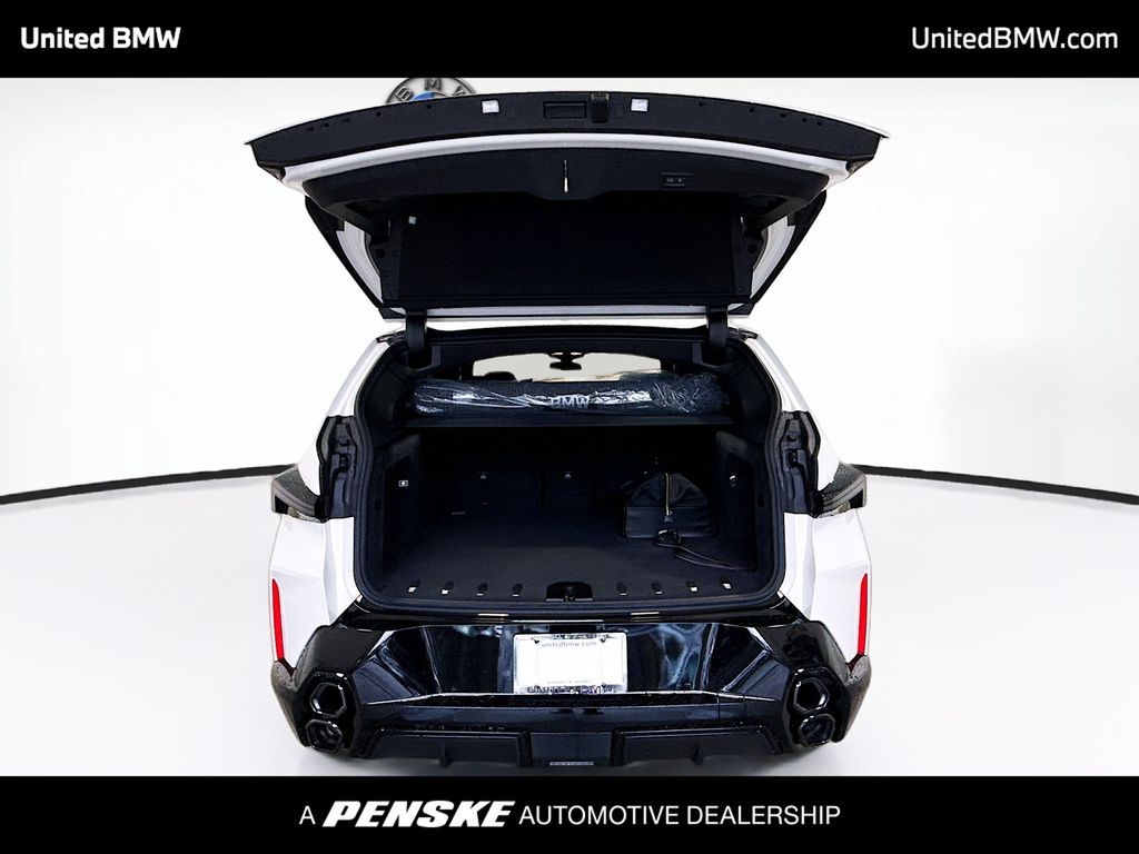 Thumbnail: 2026 BMW XM - 13