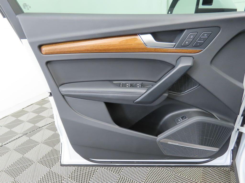 Thumbnail: 2023 Audi Q5 - 24