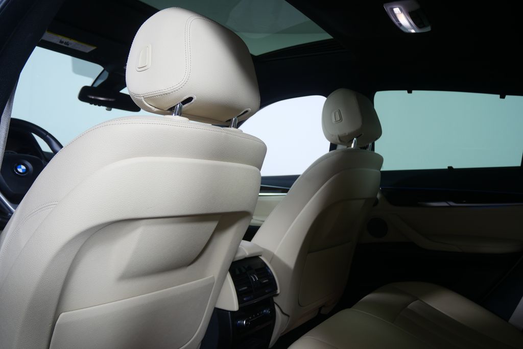 Thumbnail: 2019 BMW X6 - 16