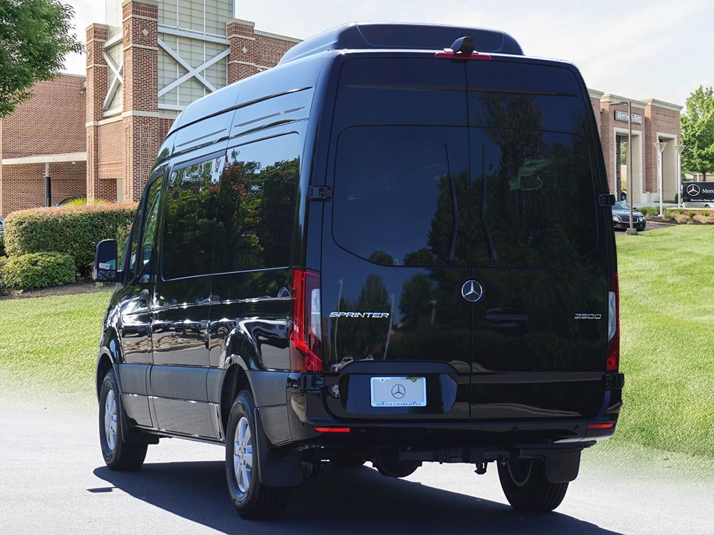 Thumbnail: 2025 Mercedes-Benz Sprinter - 7