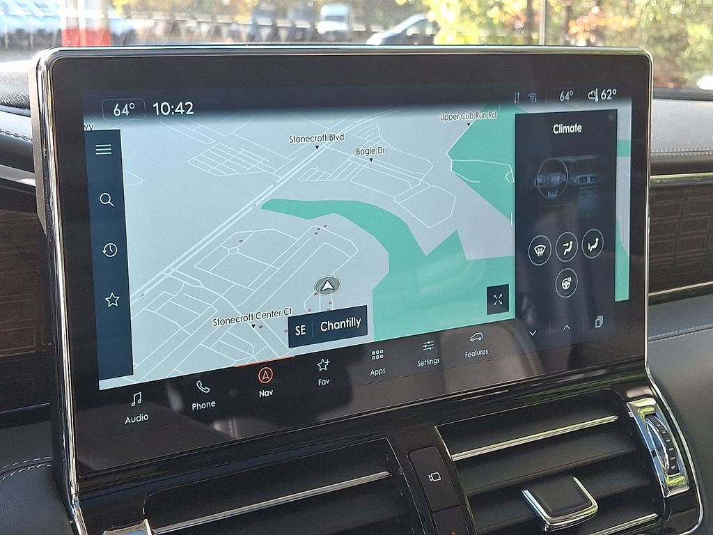 Thumbnail: 2022 Lincoln Navigator - 17