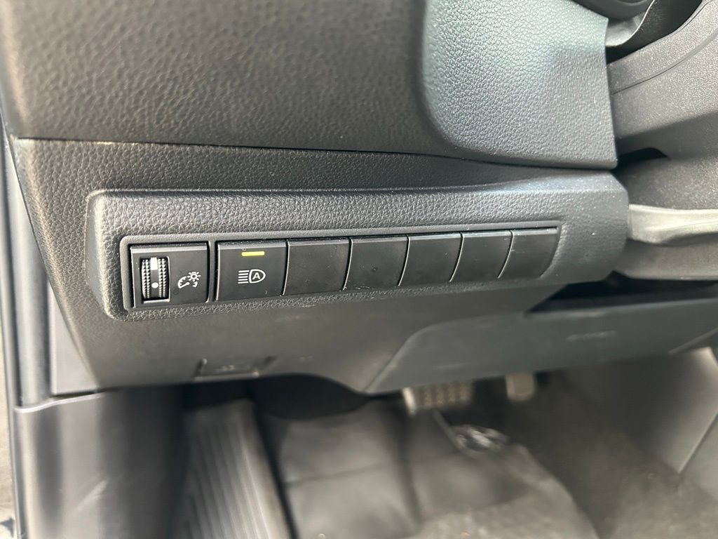 Thumbnail: 2021 Toyota Corolla - 17