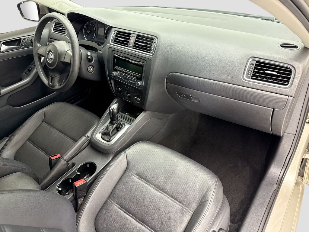Thumbnail: 2014 Volkswagen Jetta - 12