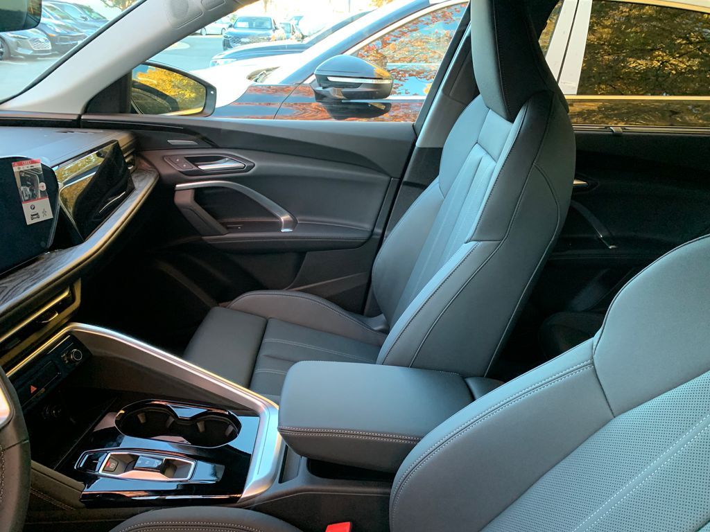 Thumbnail: 2025 Audi Q5 - 4