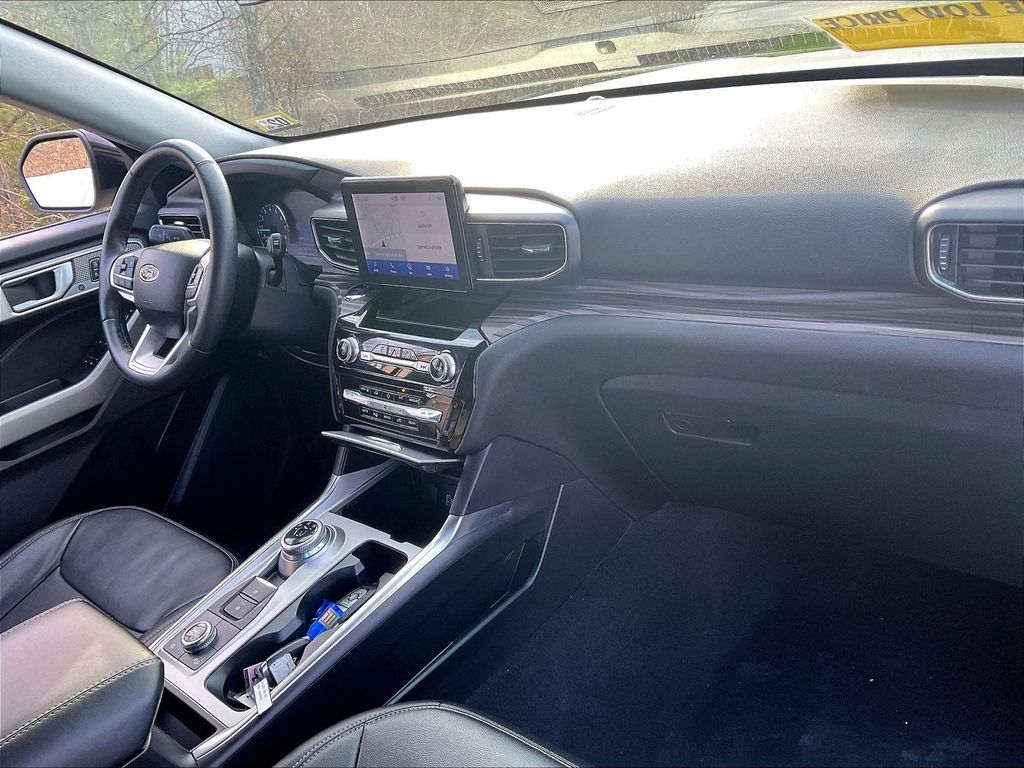 2023 Ford Explorer — photo 14