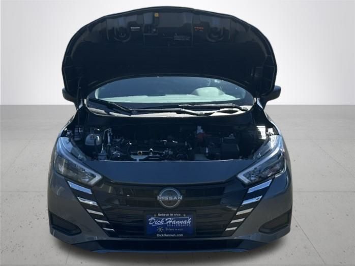 2025 Nissan Versa 1.6 S photo 4