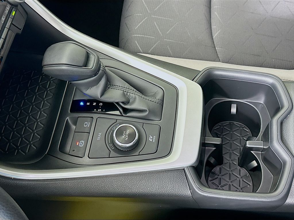 Thumbnail: 2025 Toyota RAV4 - 17