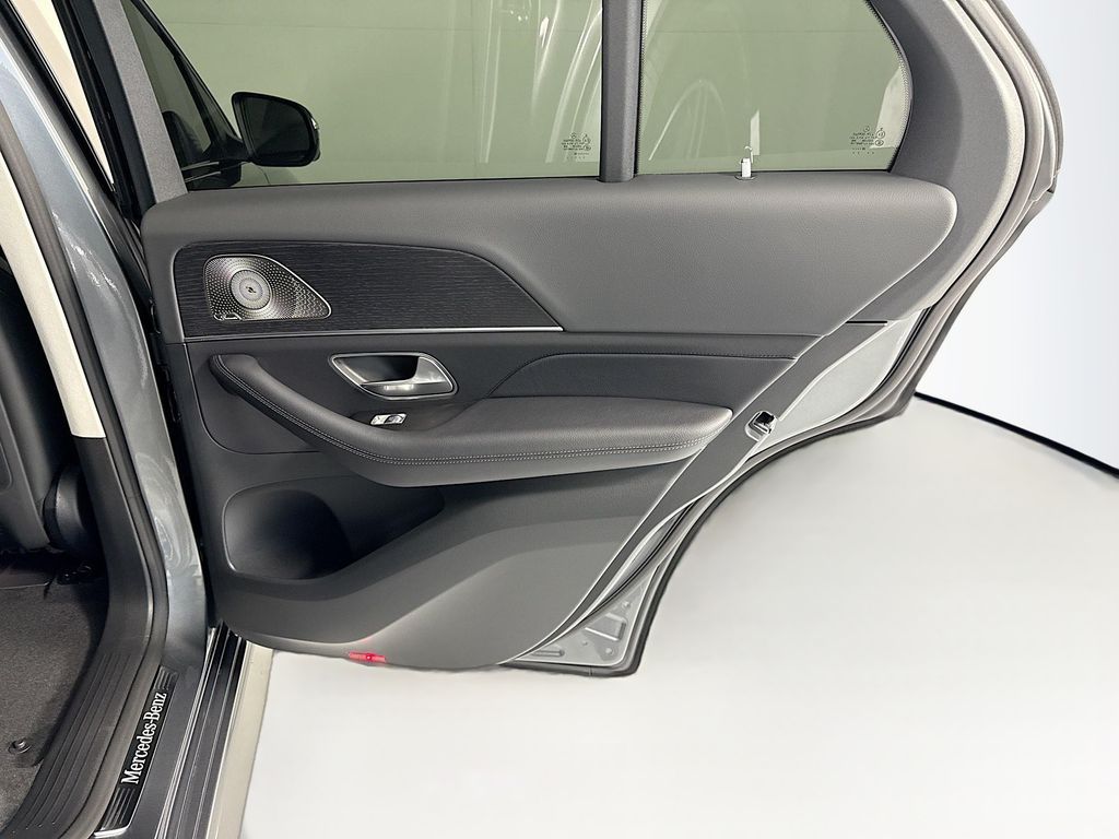 Thumbnail: 2026 Mercedes-Benz GLE - 29