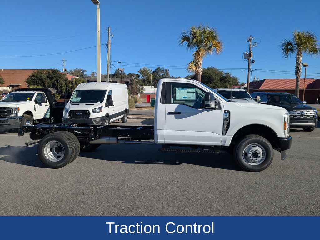 2026 Ford F-350 Chassis XL