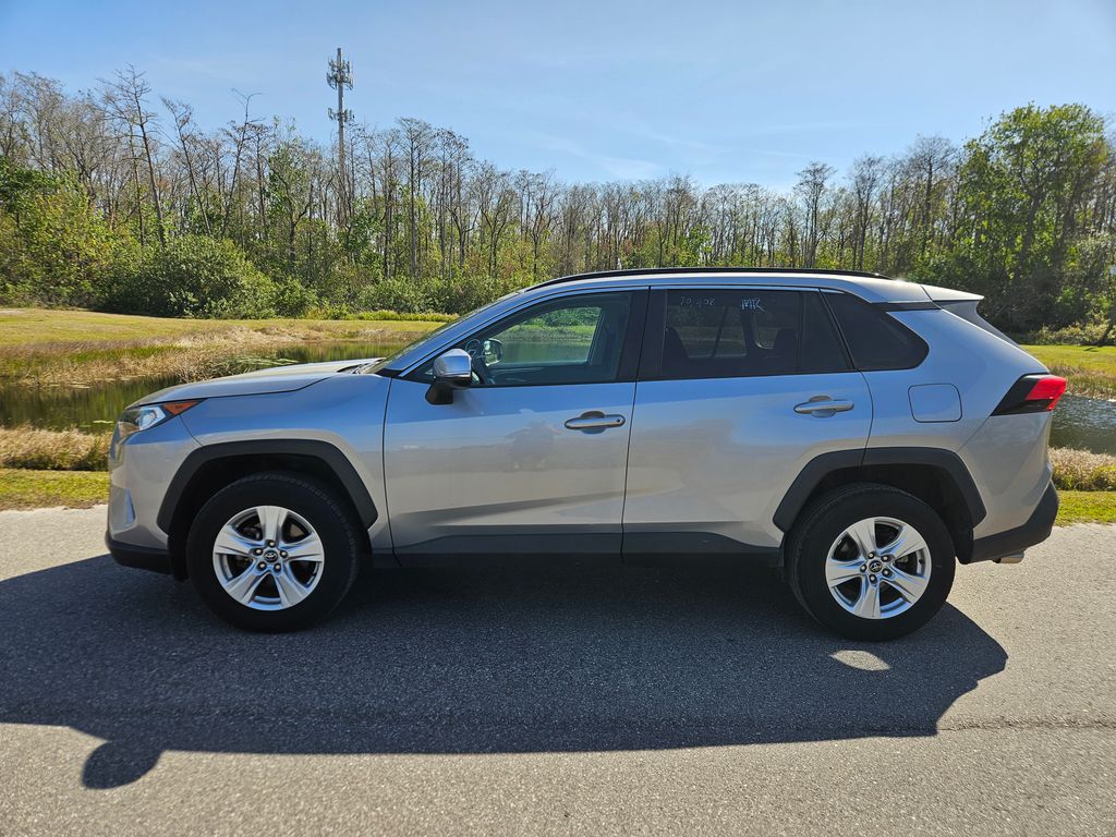 2021 Toyota RAV4 XLE 2