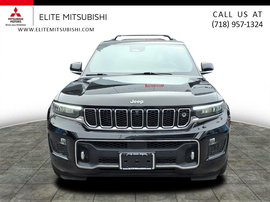 2022 Jeep Grand Cherokee Overland photo 2