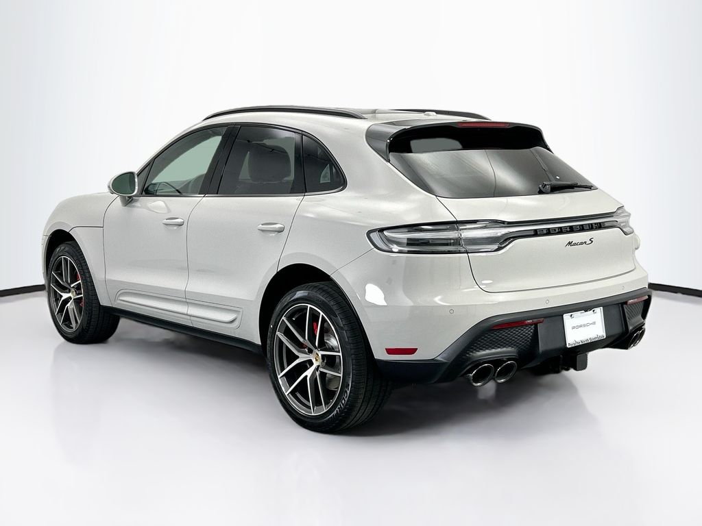 Thumbnail: 2026 Porsche Macan - 3